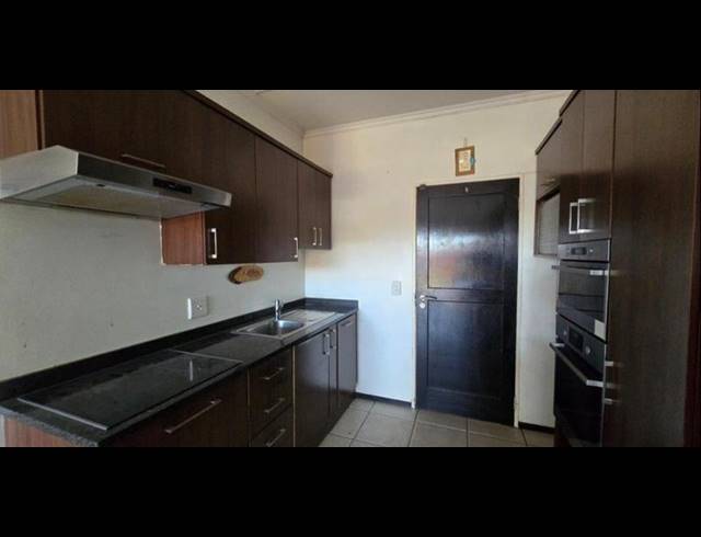 3 BEDROOM TOWNHOUSE FOR SALE IN FLORENTIA
